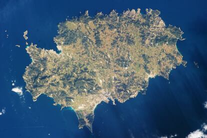 It’s not that the Mediterranean has turned black: the dark area in the lower right-hand portion of this photograph of Ibiza is the shadow cast by thick clouds. It was taken from the ISS on March 22, 2013.