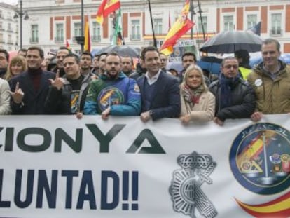 Rivera, García Egea y Ortega Smith acuden a la manifestación en Madrid de un colectivo de agentes que reclama equiparación salarial con los Mossos