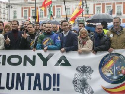 Rivera, García Egea y Ortega Smith acuden a la manifestación en Madrid de un colectivo de agentes que reclama equiparación salarial con los Mossos