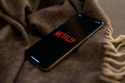 iPhone de Apple con la aplicación Netflix abierta