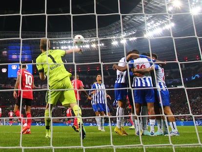 Champions League: Los jugadores del Oporto celebran uno de sus tantos frente al Bayer Leverkusen este miércoles