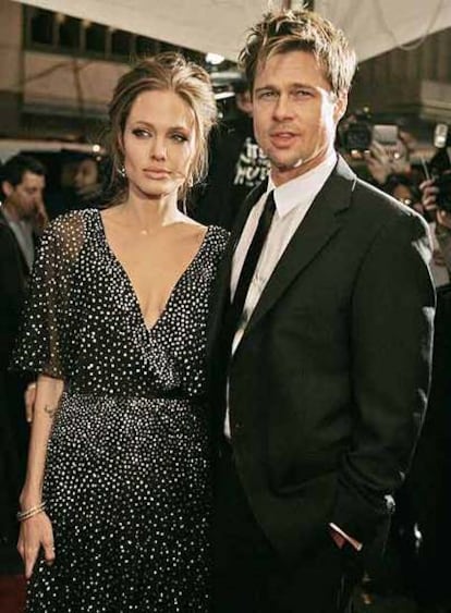 Angelina Jolie y Brad Pitt en la premiere <i>The Good Shepherd</i>, la última película de la actriz.