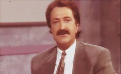 Paco Lobatón en uno de los programas de 'Quién sabe dónde' dedicado al caso Alcàsser en 1993.