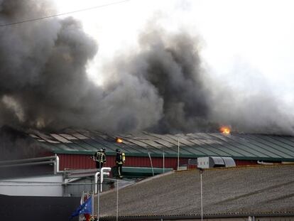 Incendio en la f&aacute;brica de la empresa Embutidos Rodr&iacute;guez en Soto de la Vega (Le&oacute;n). 