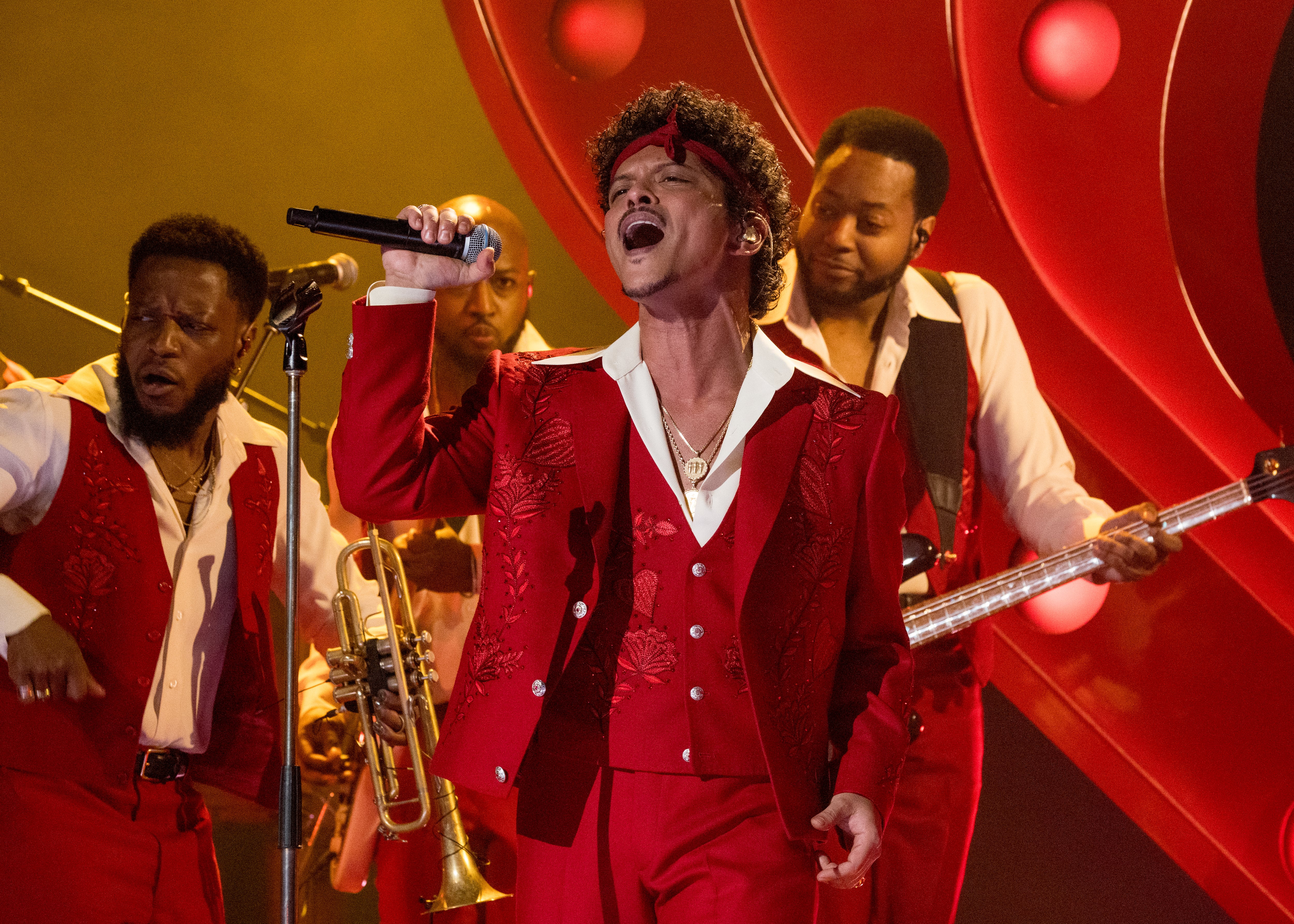Bruno Mars en el Metropolitano: ardiente concierto, prohibidas las fotos y gooooool de España