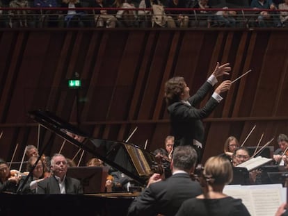 Gustavo Gimeno dirige a Daniel Barenboim en el concierto &#039;Emperador&#039;, de Beethoven, en la Philharmonie de Luxemburgo.