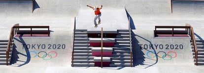 La 'skater' japonesa Aori Nishimura, durante una sesión de entrenamiento para los Juegos Olímpicos de Tokio 2020 en el Ariake Urban Sports Park, en la capital nipona.