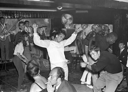 Una discoteca de Torremolinos en los años sesenta.