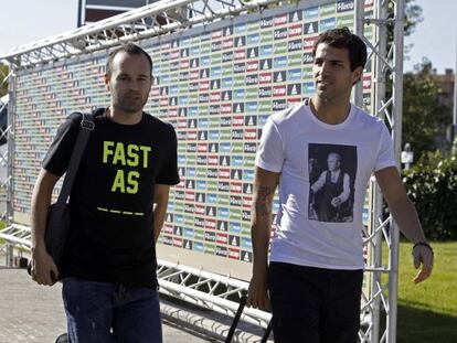 Andrés Iniesta y Cesc Fábregas llegan a Las Rozas, donde se concentra la selección española