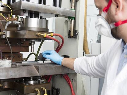 Pruebas con metal duro en la fábrica de Ames, en Barcelona. 