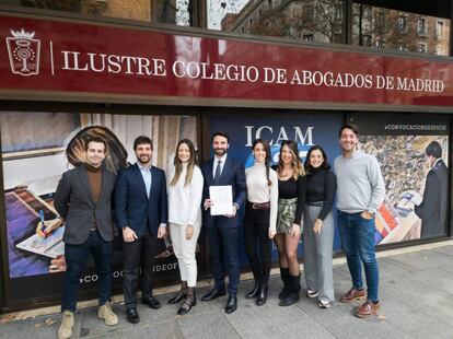 En la foto, de izquierda a derecha: Rafael Valentín-Pastrana, Javier Martínez, Paloma Díaz, Alberto Cabello, Ana Puerto, Arantzazu Pastor, Sheila Martínez y Gabriel Martín