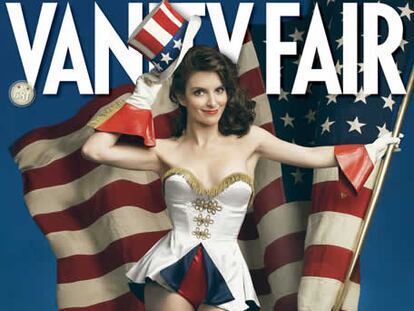 Sin duda, una de las actrices que más partido pudo haber sacado a las elecciones estadounidenses de este año fue Tina Fey, que con su representación de Sarah Palin, la candidata a vicepresidenta de los republicanos en <i>Saturday Night Live</i> dio la vuelta al mundo haciendo reír. La actriz, de ideas demócratas, es portada de la edición de enero de la revista <i>Vanity Fair</i> en su país y sorprende con algunas declaraciones con que recuerda su juventud. "Cuando cumplí 18 y me estaba registrando para votar, la única instrucción de mi madre era: 'Sólo entra allí y marca en el signo de los republicanos'. Esa fue mi bienvenida a la adultez. Mi madre diciendo: 'Ni siquiera leas lo que pone, sólo marca donde pone Partido Republicano'".