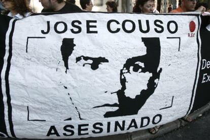 Protesta ante la Embajada de EE UU en Madrid por la muerte de José Couso.