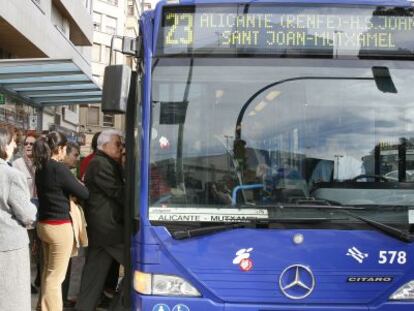 Uno de los autobuses de Alicante