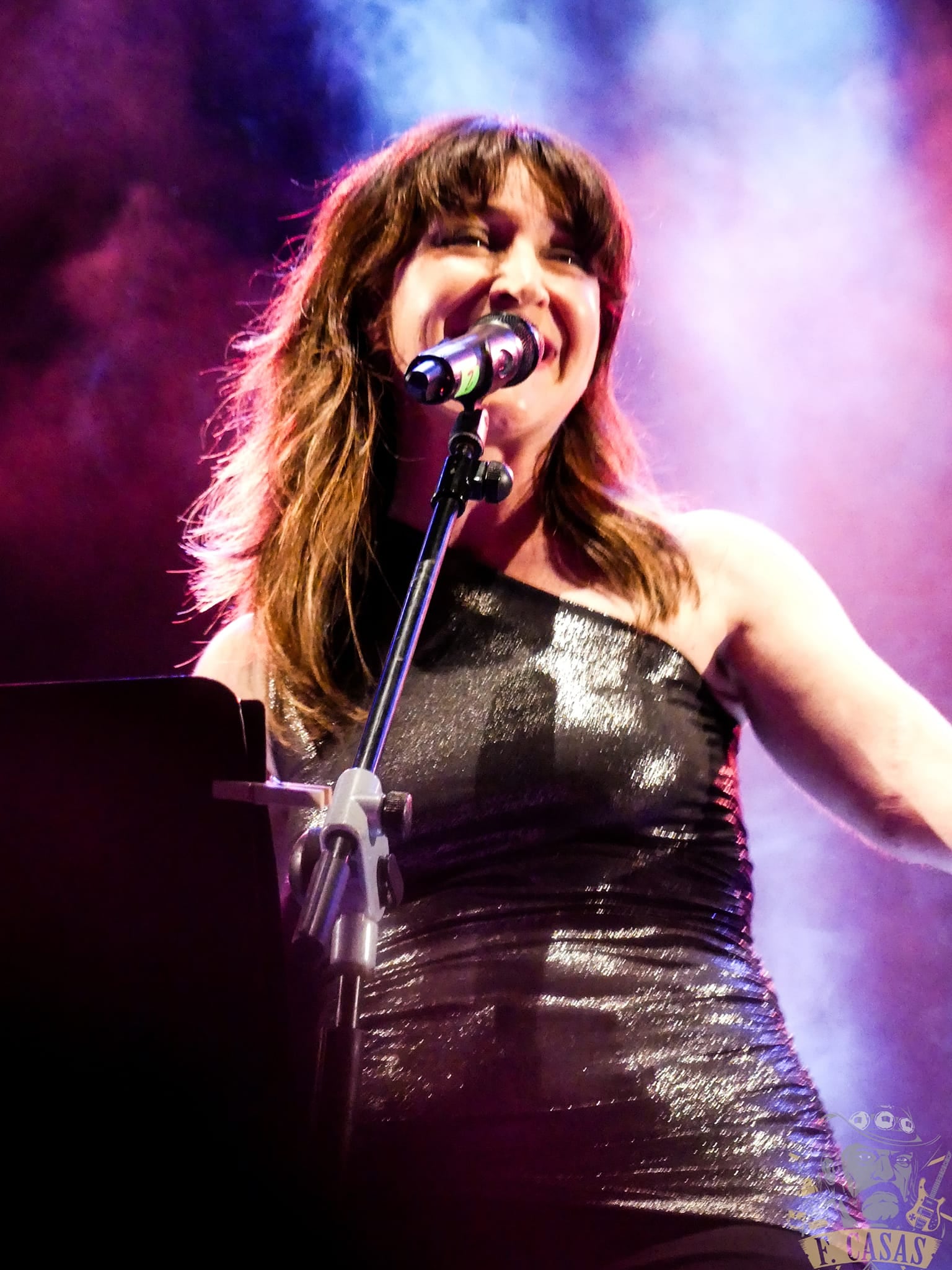 Mar Álvarez, fundadora del grupo Girls To The Front, durante un concierto.