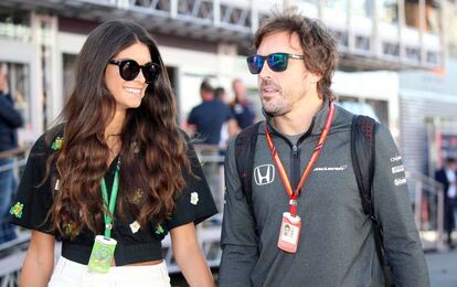 Linda Morselli e Fernando Alonso en el Gran Premio GP de Italia, el pasado septiembre.