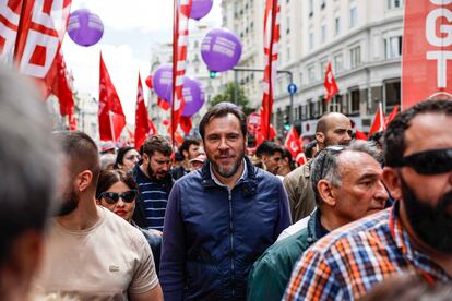 El ministro de Transportes y Movilidad Sostenible, Óscar Puente, asiste a la manifestación de Madrid.