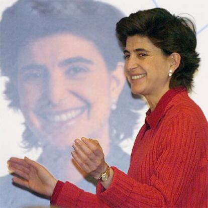La candidata a <i>lehendakari</i> por el PP, durante el acto con apoderados y militantes de su partido en Bilbao.