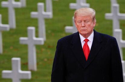 El presidente Donald Trump en el cementerio norteamericano de Suresnes, en las afueras de París 