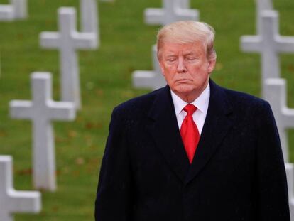El presidente Donald Trump en el cementerio norteamericano de Suresnes, en las afueras de París 