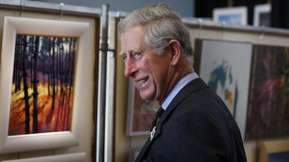 El príncipe Carlos, durante su visita a una exposición en la ciudad escocesa de Thurso, Escocia.