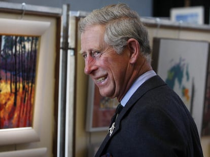 El príncipe Carlos, durante su visita a una exposición en la ciudad escocesa de Thurso, Escocia.