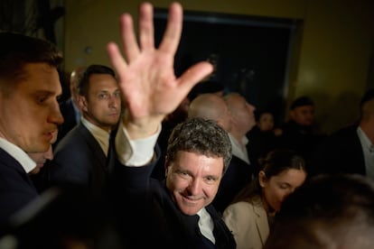 Nicusor Dan celebra los resultados electorales en Bucarest, esta madrugada.