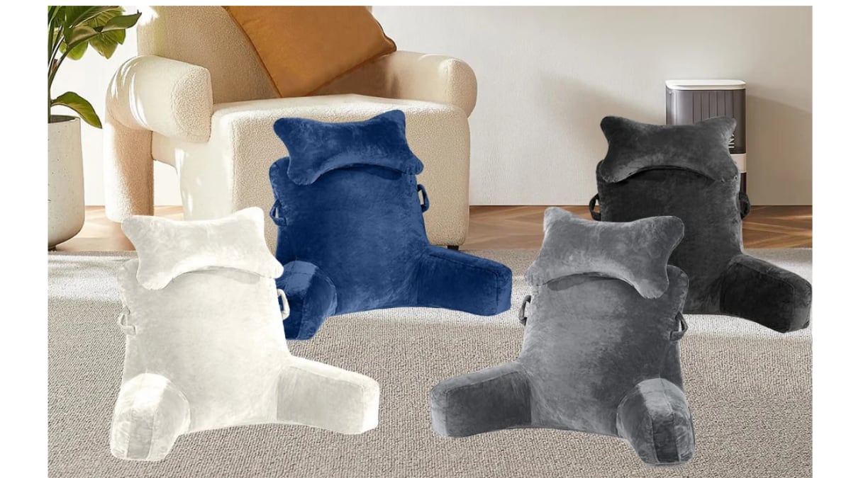 Esta almohada para ver la tele se puede comprar en diferentes colores.