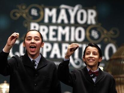 Ni&ntilde;os de San Ildefonso durante el sorteo del Gordo de la pasada Navidad.