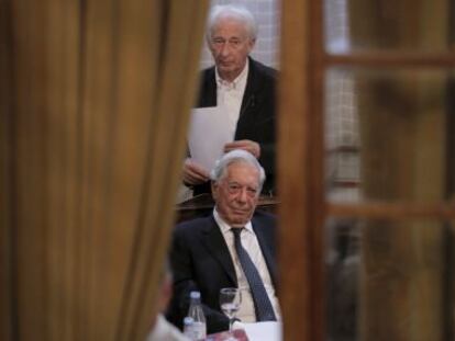 Mario Vargas Llosa y Albert Boadella en un acto en el Ateneo de Madrid, contra la independencia de Cataluña el 22 de septiembre.