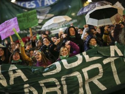 Miles de personas piden al Congreso que despenalice la interrupción voluntaria del embarazo