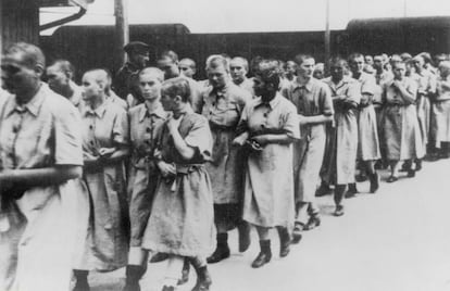 Prisioneiras do campo de concentração de Auschwitz, por volta de 1944.