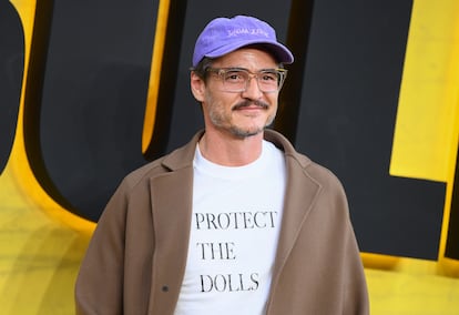 Pedro Pascal en Londres durante un pase especial de 'Thunderbolts', el 22 de abril de 2025, con una camiseta que hace referencia a la protección de las mujeres trans.