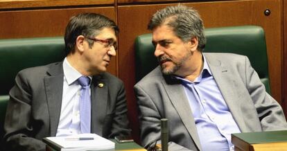 López y Eguiguren en una sesión plenaria el pasado marzo.