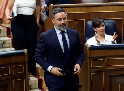 El líder de Vox, Santiago Abascal, abandonaba su escaño durante el debate del pleno del Congreso el martes.