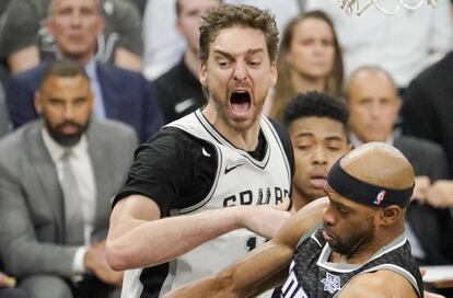 Pau Gasol y Vince Carter.