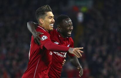 Keita y Firmino celebran el segundo gol del Liverpool ante el Oporto.