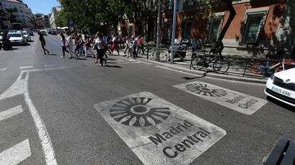 La Carrera de San Jerónimo, una vez en marcha el área restringida de Madrid Central.