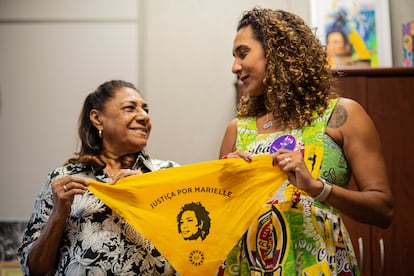 Anielle Franco and her mother, Marinete Silva, who was visiting the minister's office on march 8th.