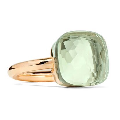 Anillo de la colección "Nudo" en oro amarillo de 18 kilates y amatista verde de Pomellato (c.p.v.)