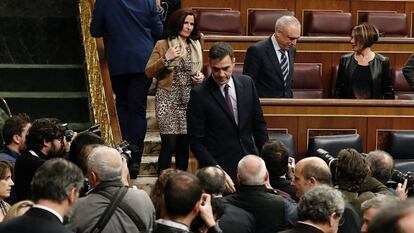 El presidente del Gobierno, Pedro Sánchez, a su llegada al pleno, este martes en el Congreso. 