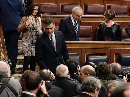 El presidente del Gobierno, Pedro Sánchez, a su llegada al pleno, este martes en el Congreso. 