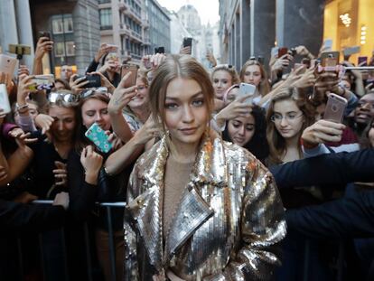 Heroína del día: Un agresor ataca a Gigi Hadid en Milán y ella se defiende a puñetazos