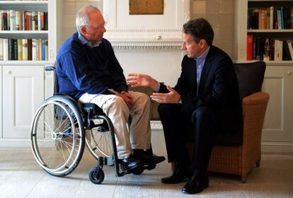 Geithner y Schäuble, en un momento de su entrevista.
