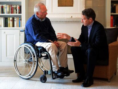 Geithner y Sch&auml;uble, en un momento de su entrevista.