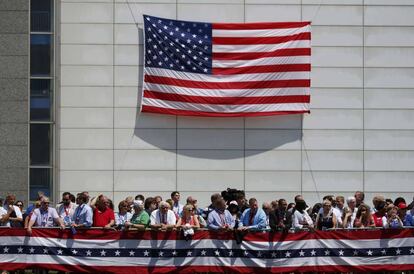 Los seguidores de Donald Trump esperan su llegada.