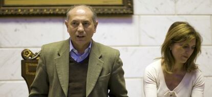 Enrique Crespo, en un pleno del Ayuntamiento de Manises, donde es alcalde.