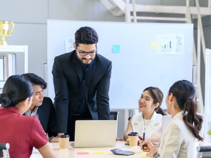 Convierte los datos en decisiones clave con Business Intelligence. ?Impulsa tu futuro profesional!