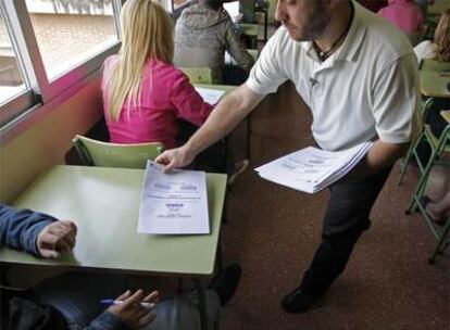 Examen de 3º de ESO en el instituto La Estrella de Madrid.