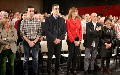 11-12-15- MITIN PSOE  EN BARAKALDO  MINUTO DE SILENCIO                                                                  FOTO: FERNANDO DOMINGO-ALDAMA